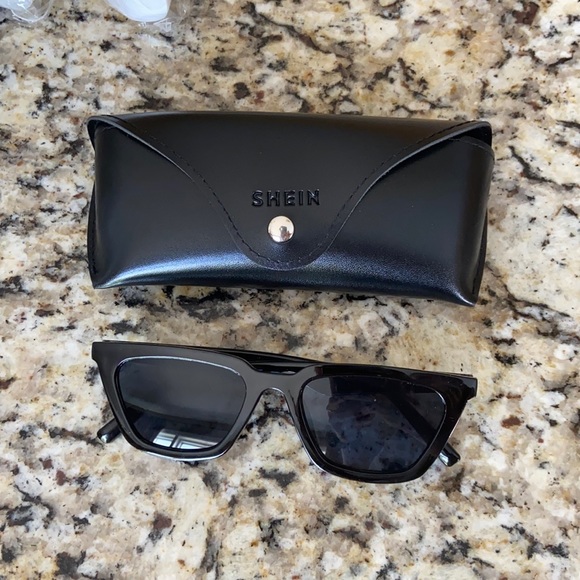 2 for $20 BRAND NEW sunglasses - Picture 2 of 3